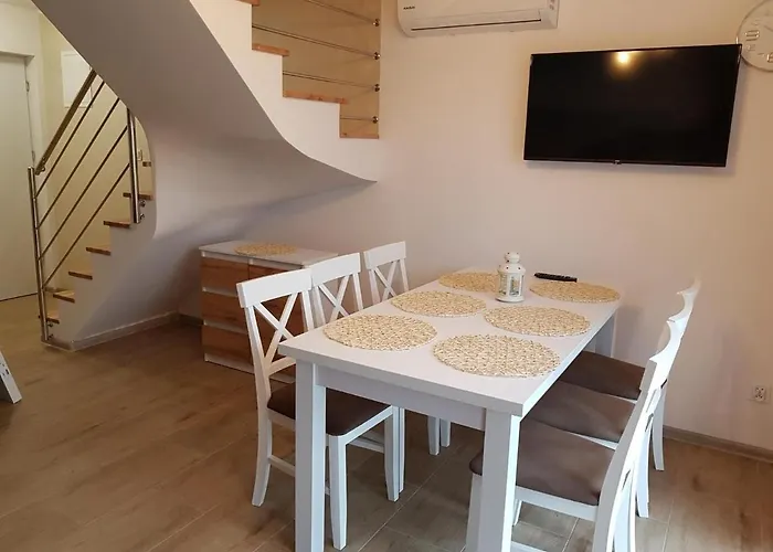 Orman Evi Szmaragdowe Morze